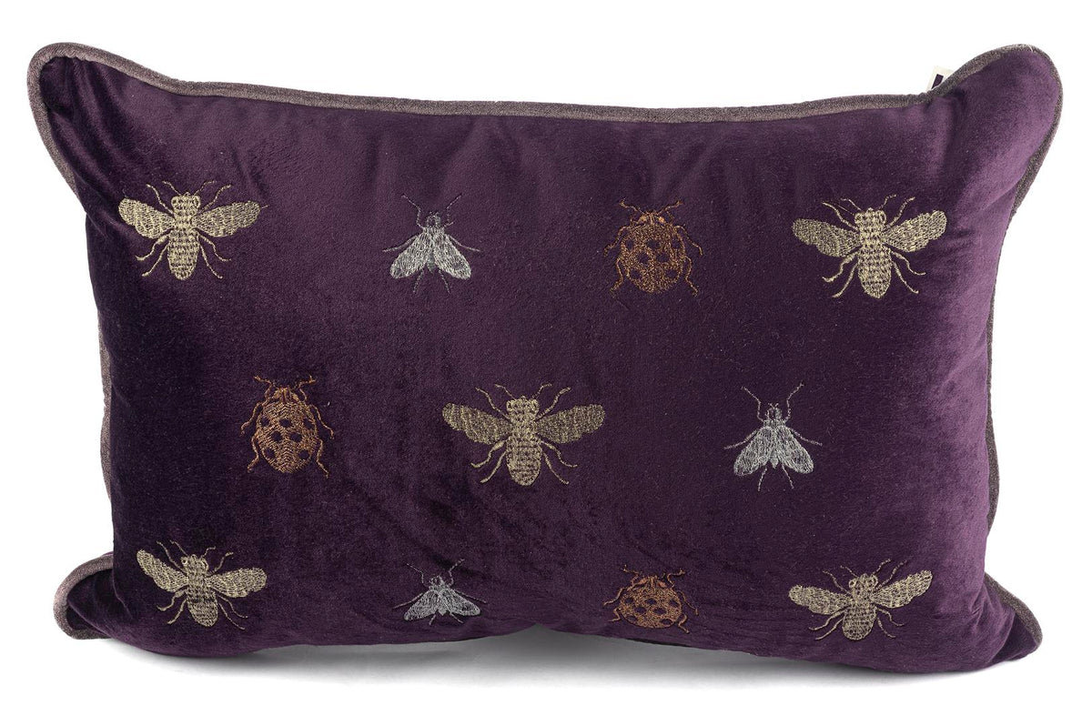 Mikasa Moor Böcek Nakışlı Mor Yastık 40*60
