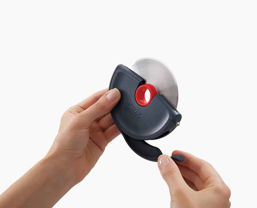 Joseph Joseph Disc Easy-Clean Pizza Diski, Gri/Kırmızı