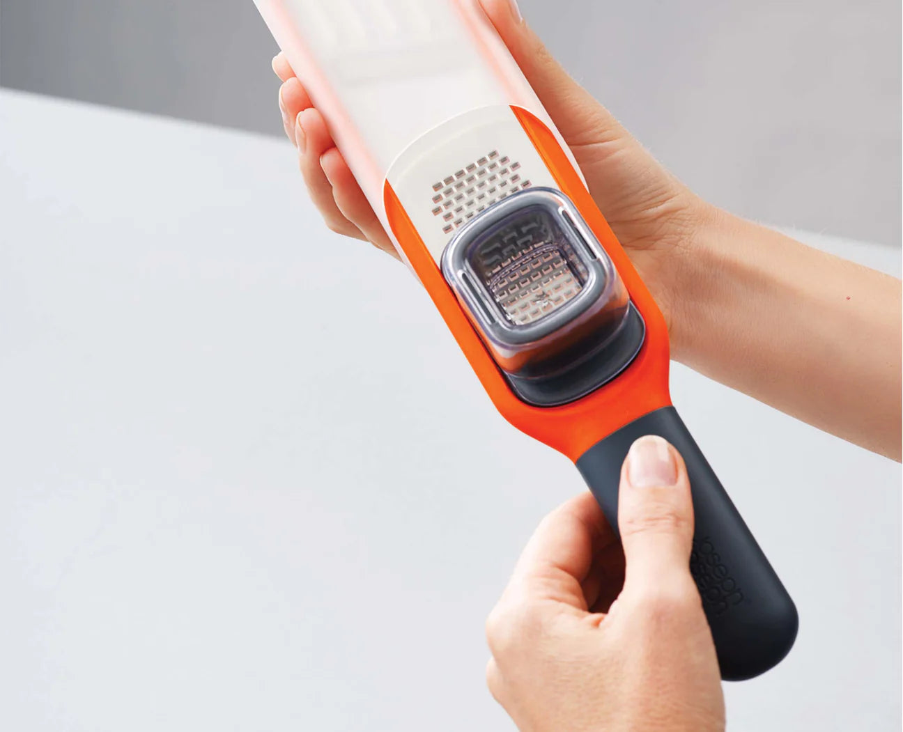 Joseph Joseph Handi-Grate 2´si 1 Arada Mini Rende ve Dilimleyici -Turuncu