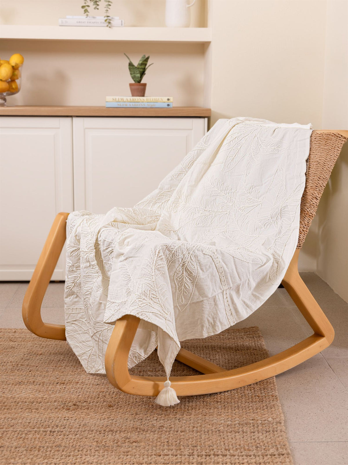 The Mia Throw Koltuk Şalı Püsküllü Krem 170x130