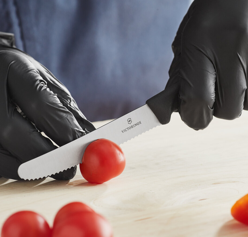 Victorinox Tırtıklı Bıçak Siyah