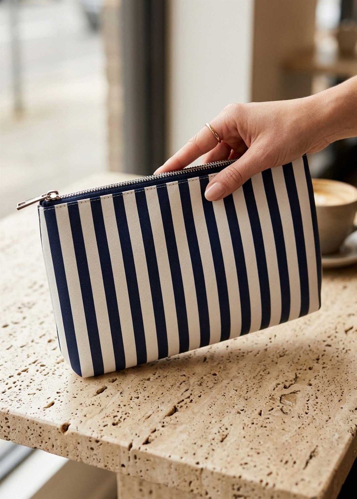 The Mia Clutch Stripe Mavi Beyaz 27 x 19 Cm