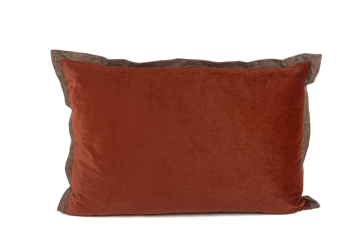 Mikasa Moor Love Zımbalı 40x60 Yastık