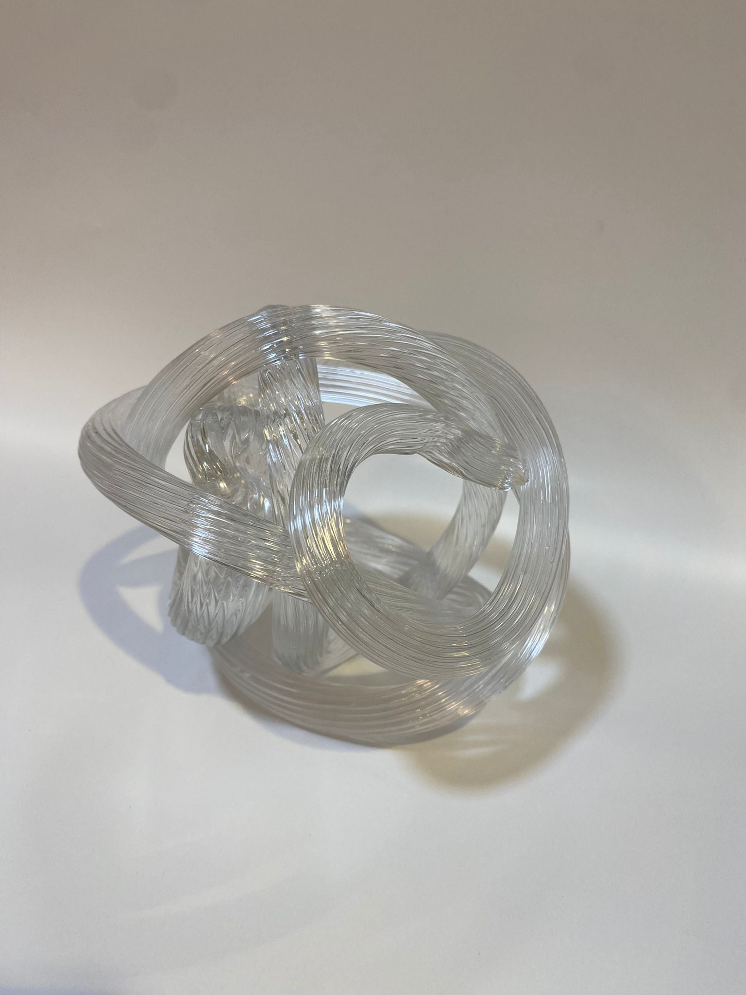 White Serrated Glass Knot Object