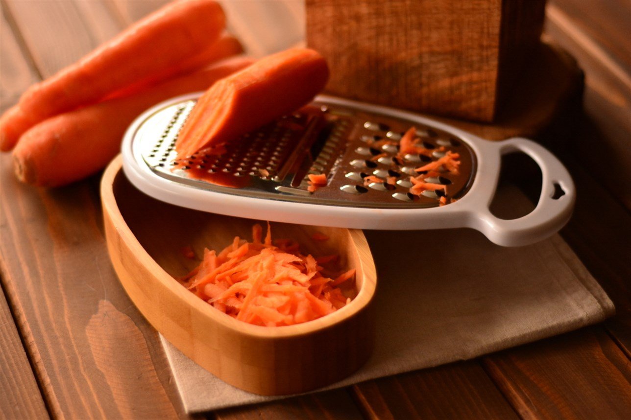 OVAL GRATER WITH BAMBUM MURPY CHAMBER