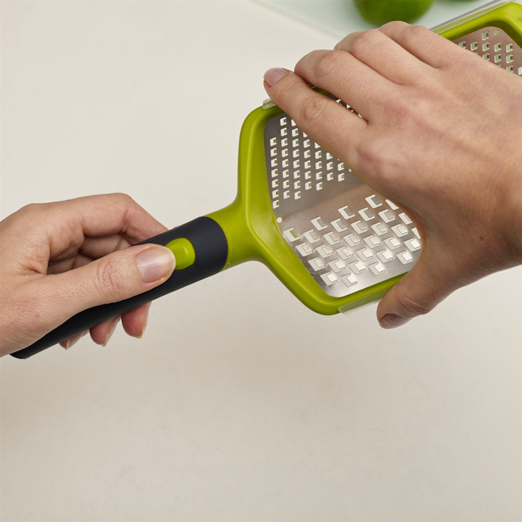 Joseph Joseph Twist Grater™ Katlanır Saklama Kaplı 2'li Rende