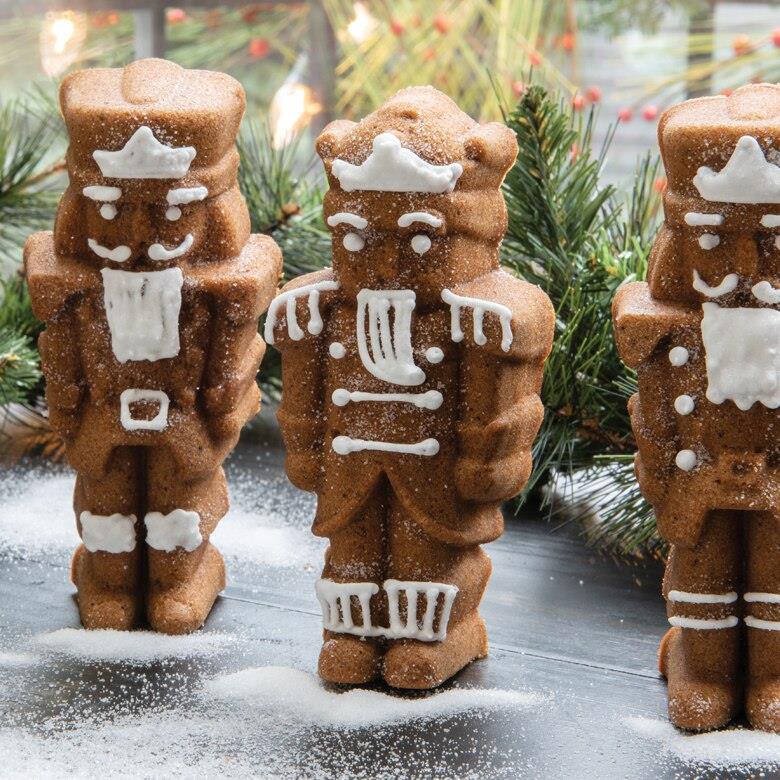 Nordicware Nutcracker Mini Kek Kalıbı